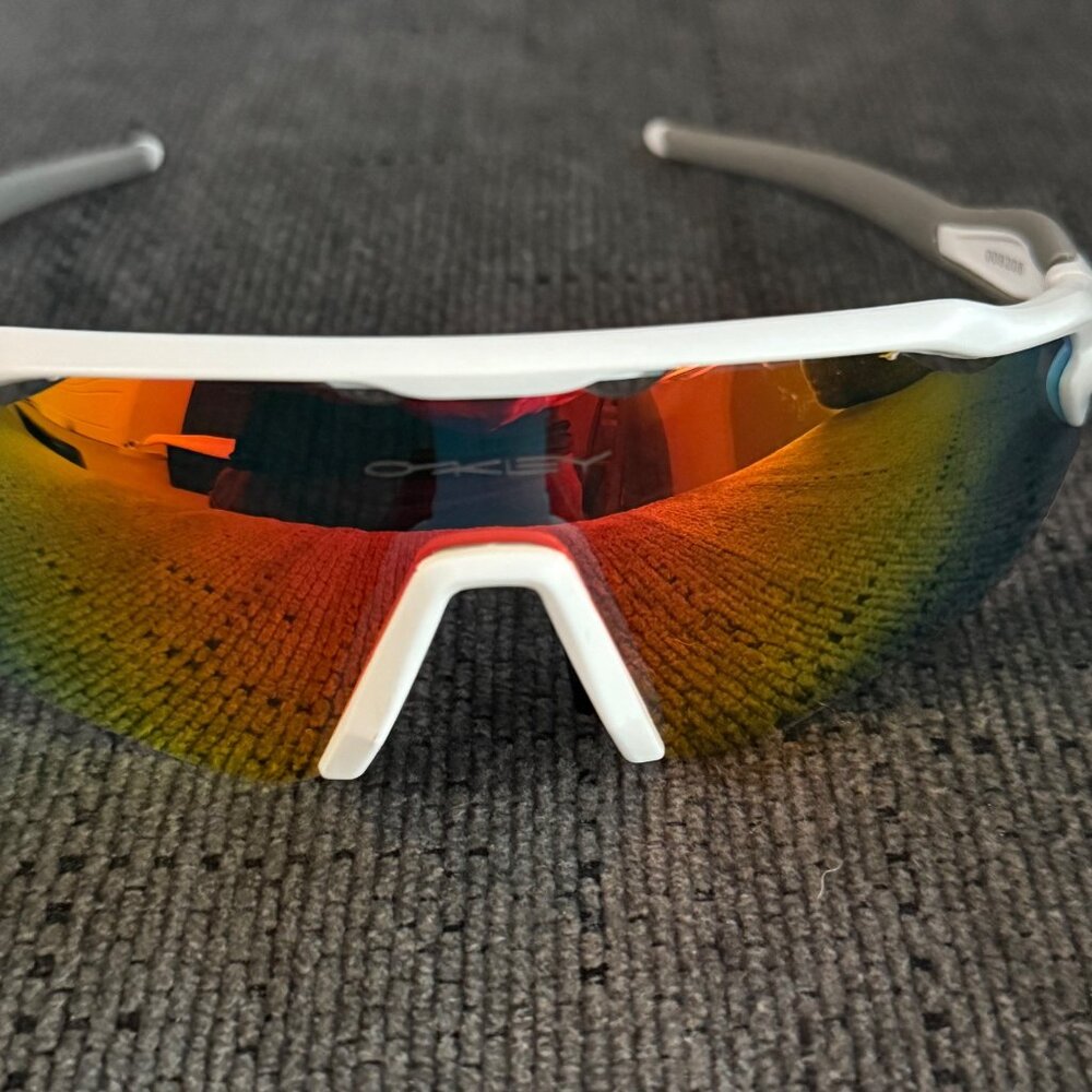 Oakley Radar EV PRIZM Polarized OO9208 White-Gray Frame - Picture 6 of 8